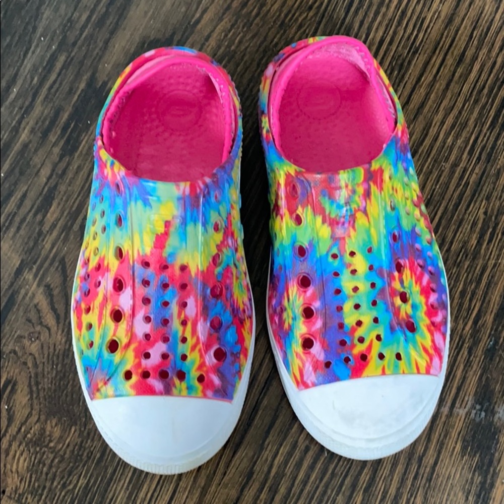 Sketchers Guzman shoes. Slip on tie dye. Size 11.